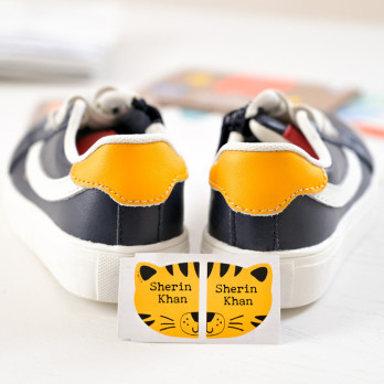 Pegatinas para el calzado, que ayudan a ponerse los zapatos del derecho.