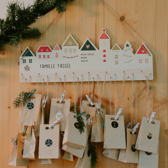 Calendrier de l'avent de Noël en bois à personnaliser avec sachet