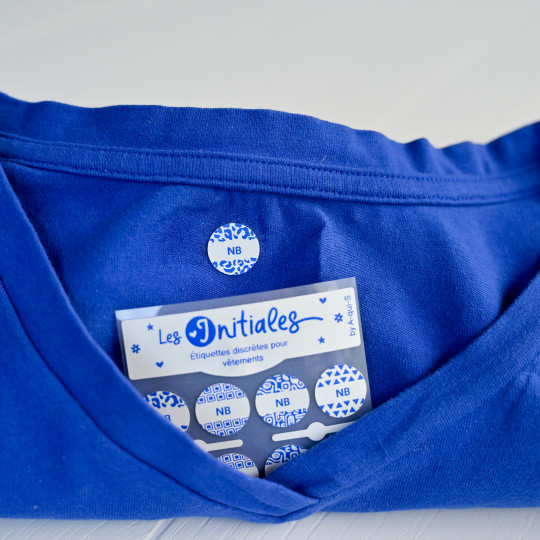 Étiquette thermocollante pour vêtements avec initiales rondes pour différencier ses affaires