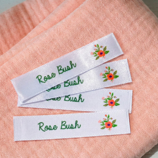 Etiquetas de tela para coser de raso o algodón con dibujo en color