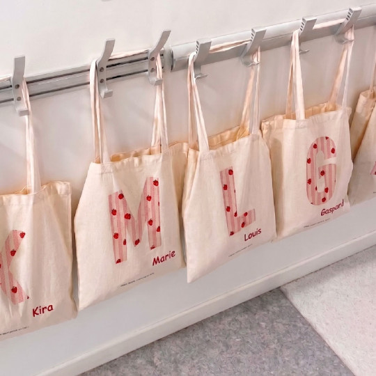 tote bag coton spécial école personnalisé avec des fraises