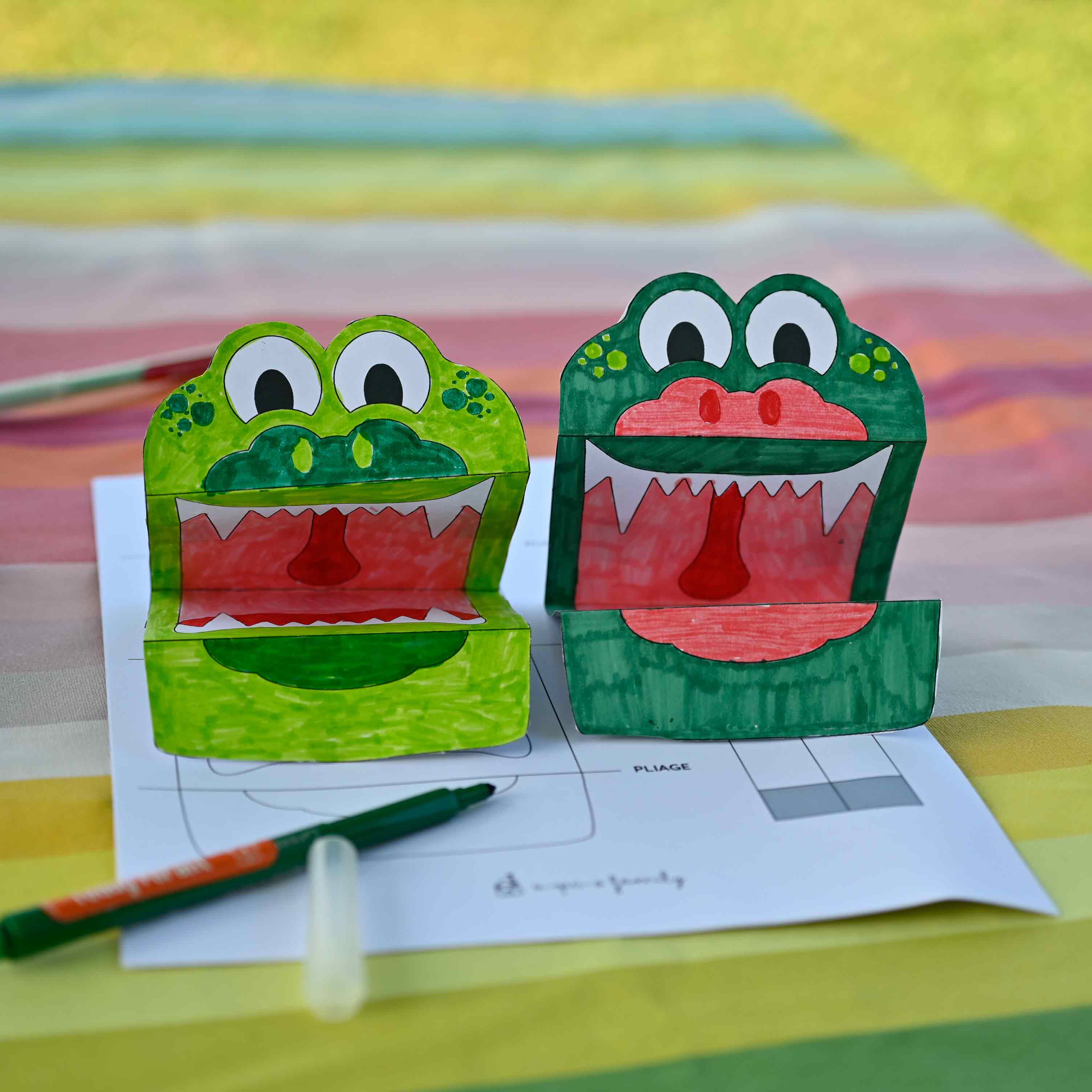 Crocodile paper puppet DIY